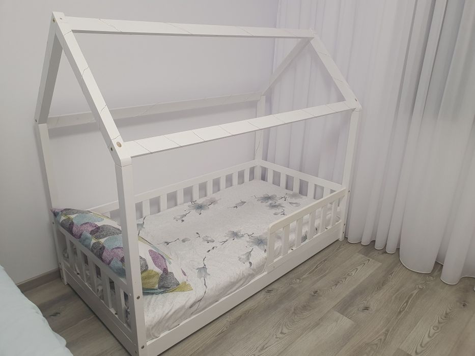 Vând patut tip casuta