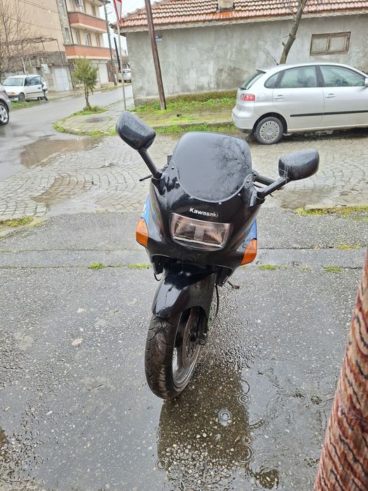 Продава се Kawasaki ZZR 400