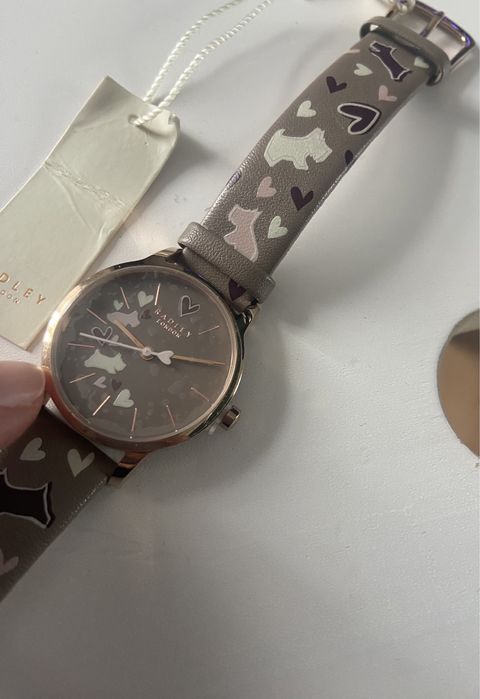 Нов часовник Radley с кученца
