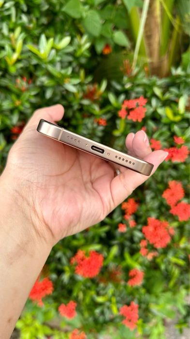 iPhone 16 PRO MAX cu 96% Bateria