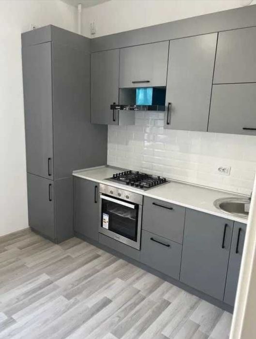 Кухонний мебель на заказ кв.м. 800.000