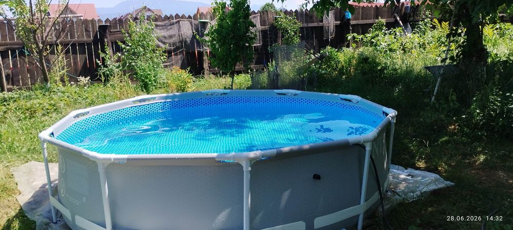 Trambulina 240cm și piscina 3 m