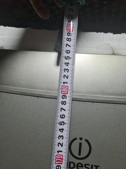 Холодильник Индезит.