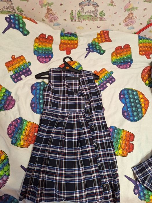 Продам школьную одежду