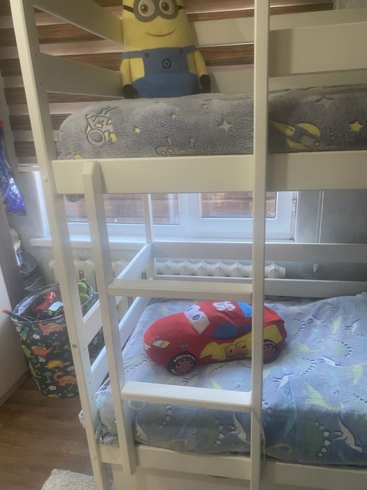 Двухъярусная кровать