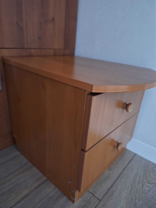 Продам прикроватные тумбочки