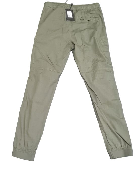 Мъжки Панталон Weekend offender 

Чисто ново с  етикети.

Размер M.

Ц