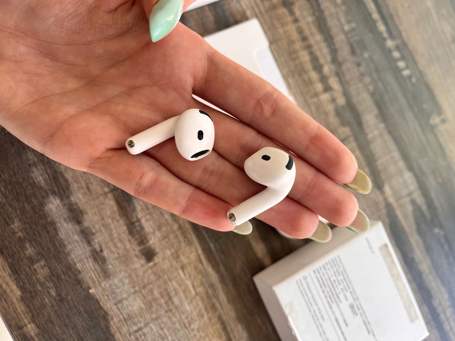 Слушалки Air Pods 4