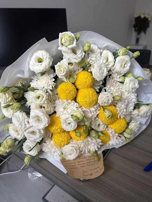 Букет пышный свежий