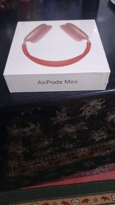 Airpods Max. В розовый