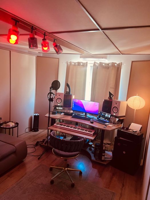 Studio Audio / Predare chirie(300 euro lunar cu tot cu utilitati)