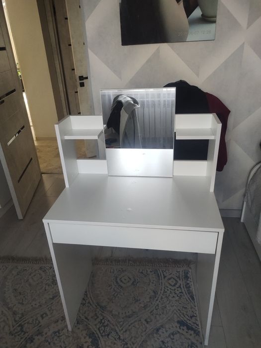 Продам трюмо , в хорошем состоянии