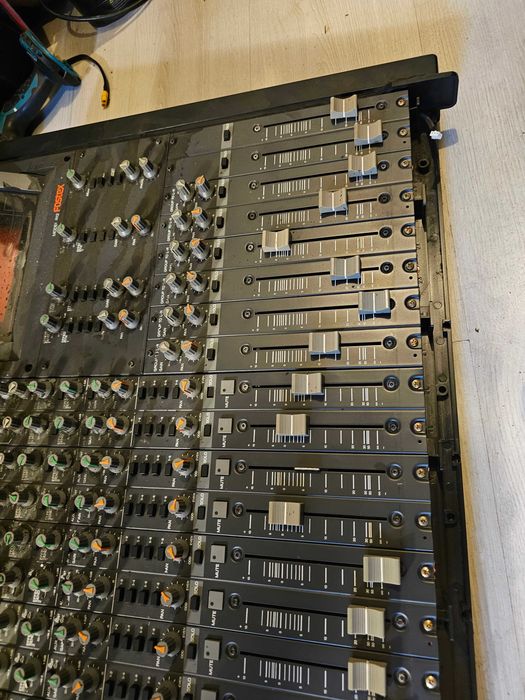 Mixer Fostex Model 812 - Pentru piese / Restaurare (Cablu taiat, lipsa plastic)