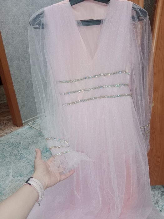 Вечернее платье в отличном состоянии