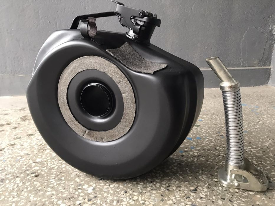 Canistra de 9 litri  marca BMW Bellino - impechabila