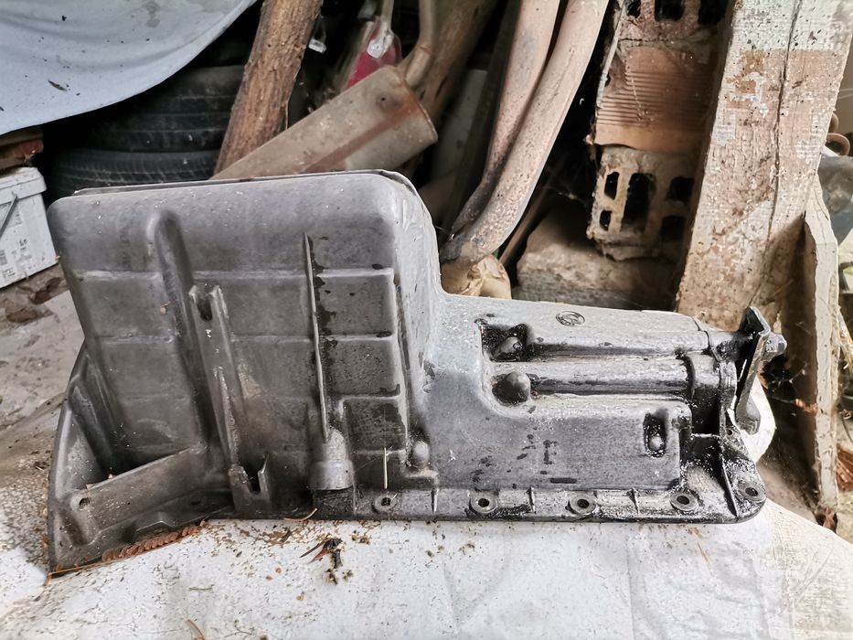 Кормилен прът, капак клапани и картер BMW e 36 m43