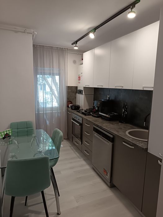 Vănd apartament cu 4camere