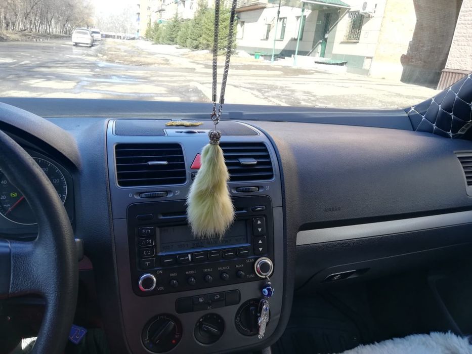 Продам хорошую машину