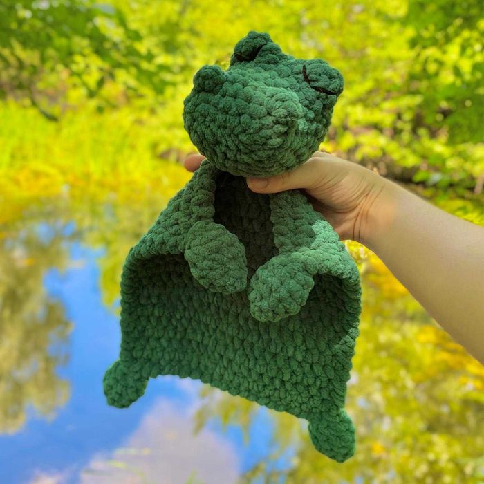 Paturica bebe crosetata amigurumi broasca/hipopotam/ crocodil 35 cm