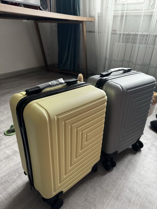 Продаются чемоданы