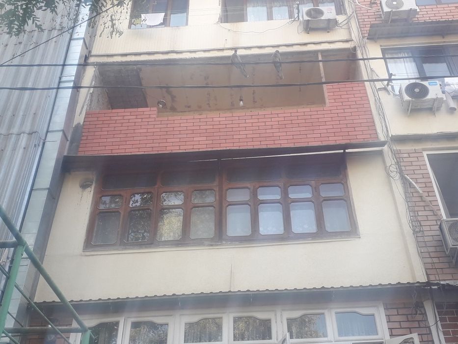 Кладка балконов аблицовичним