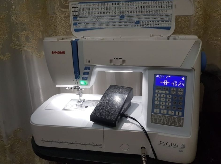 Продам выщевной швейная машина