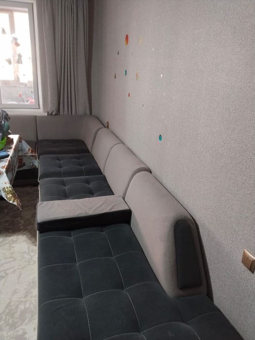 Продается диван угловой для гостиной