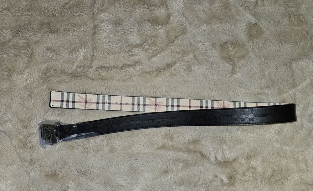 Burberry колан черен