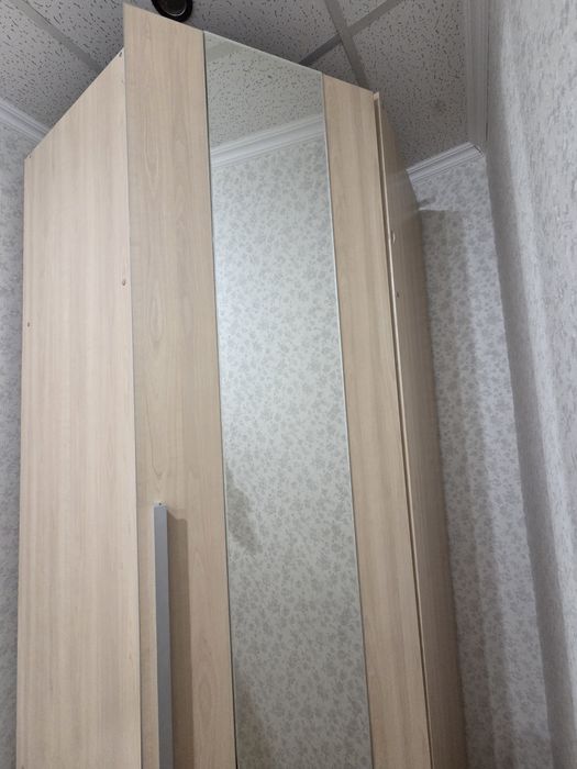 Продаю угловой шкаф