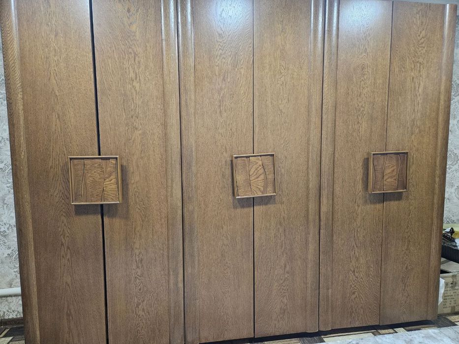 Спальные мебель сотилади.