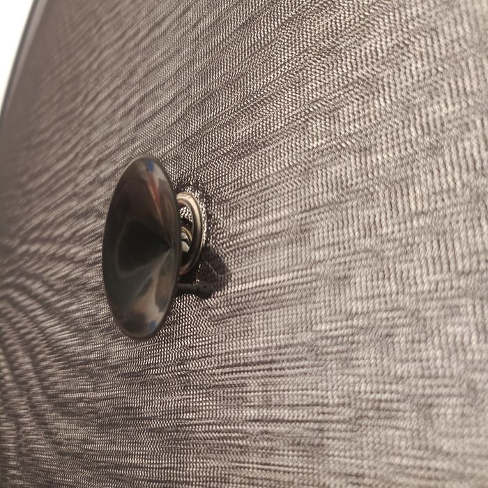 Автомобильная шторка солнцезащитная на присосках