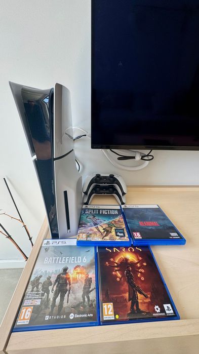 Playstation 5 Slim (CD) в Гаранция с втори джойстик и игри