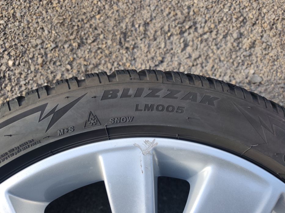 235/45/18" 4бр Bridgestone blizzak lm001,dot2022,6-7mm