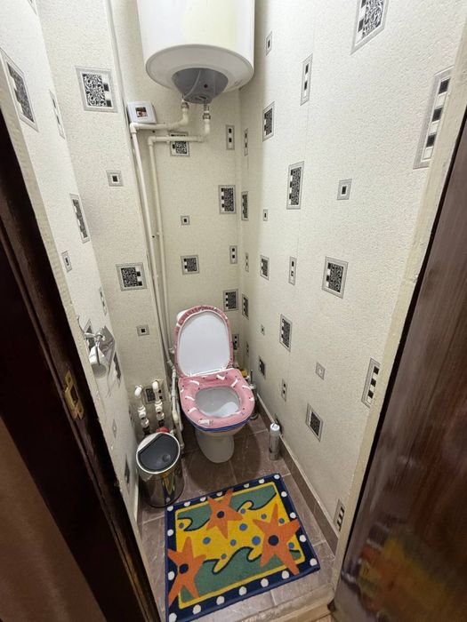 Чирчик шахрининг 9 кичик нохиясида 2 хонали квартира сотилади