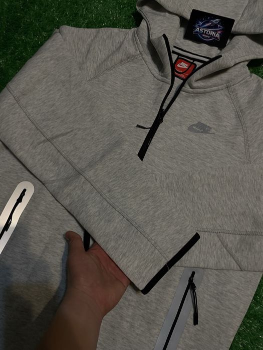Nike tech fleece reflective