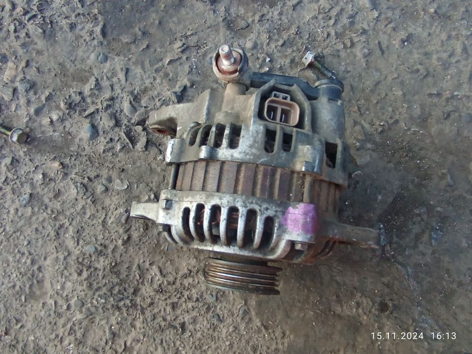 Генератор на Мазду 626 птичка