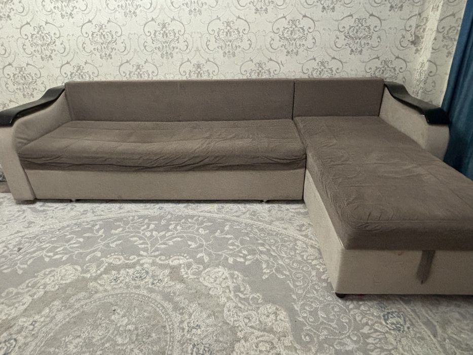 Диван угловой, коричневый, срочно