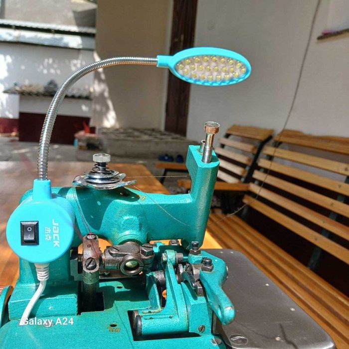 Трёхниточный оверлок GN1-2(Китай). Год гарантии/Металл/Комплект.