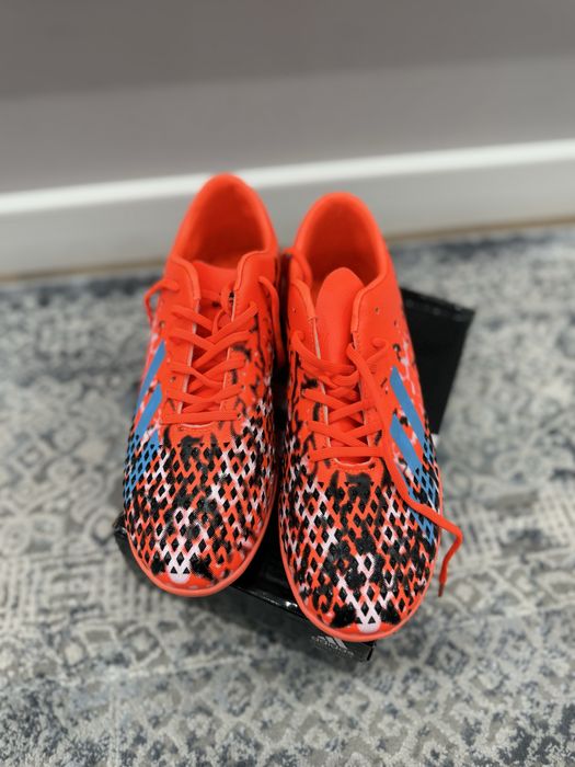 Продам футзалки 37р новые