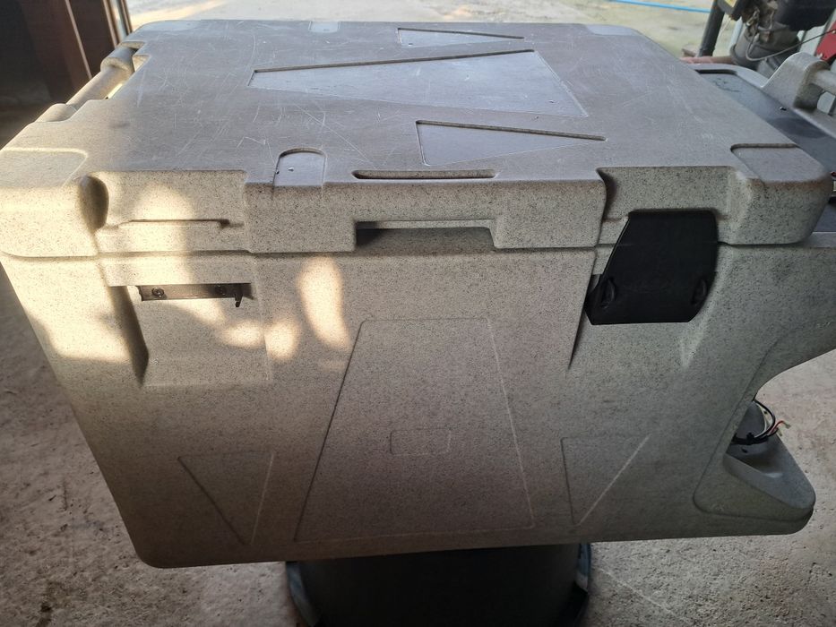 Lada frigorifica cu compresor . Schimb