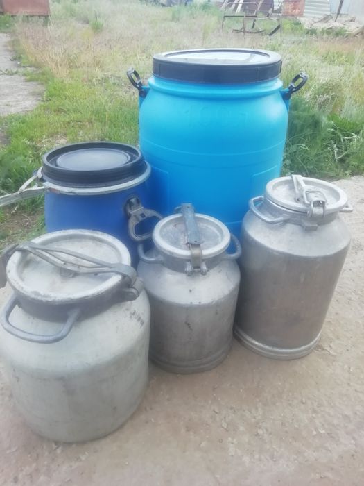 Продам деловой металл бочки и фляги.