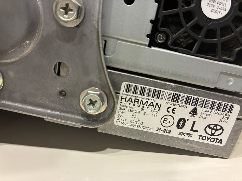 Опигинална мултимедия Toyota Avensis T27