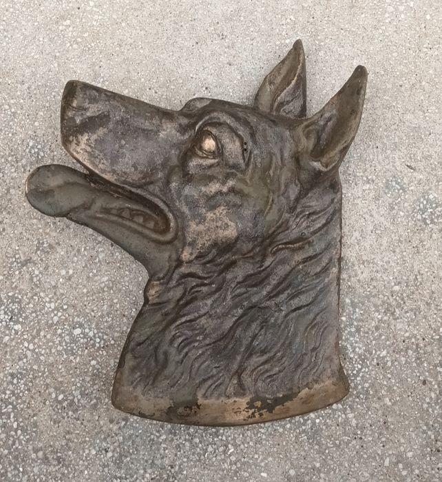 Panoplie ,Câine di Bronz