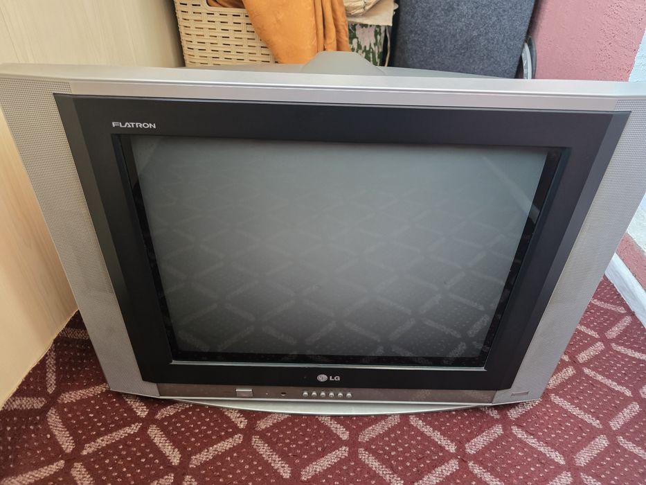 Продам телевизор LG