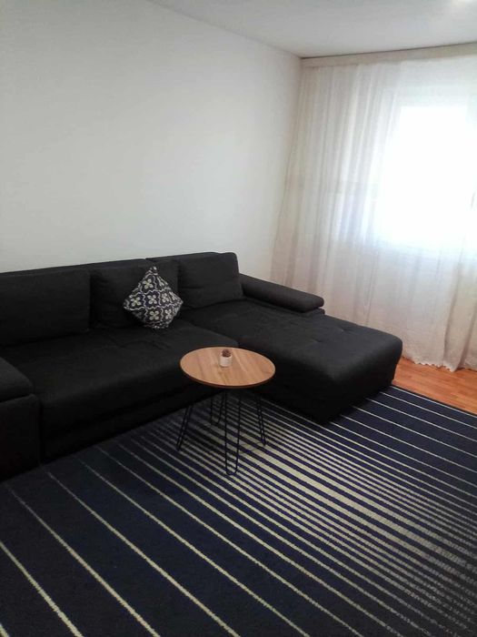 Închiriez  apartament