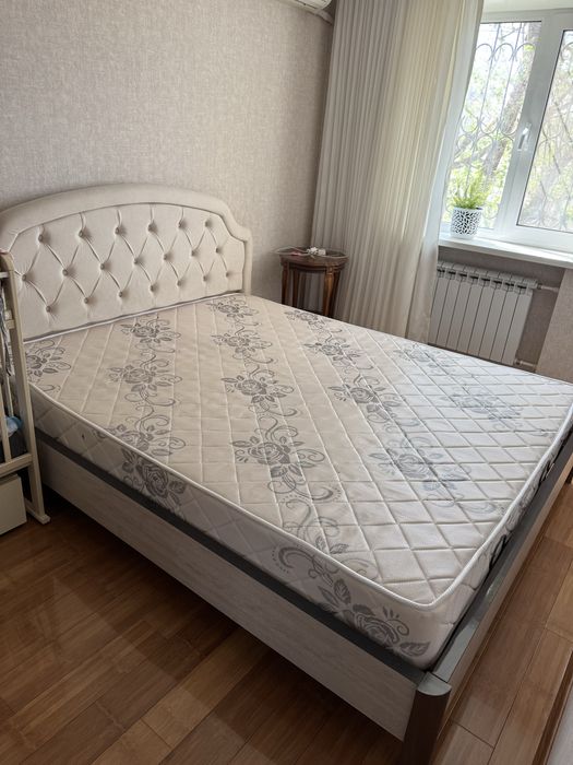 Продается мебель ,кровать и раскладной диван