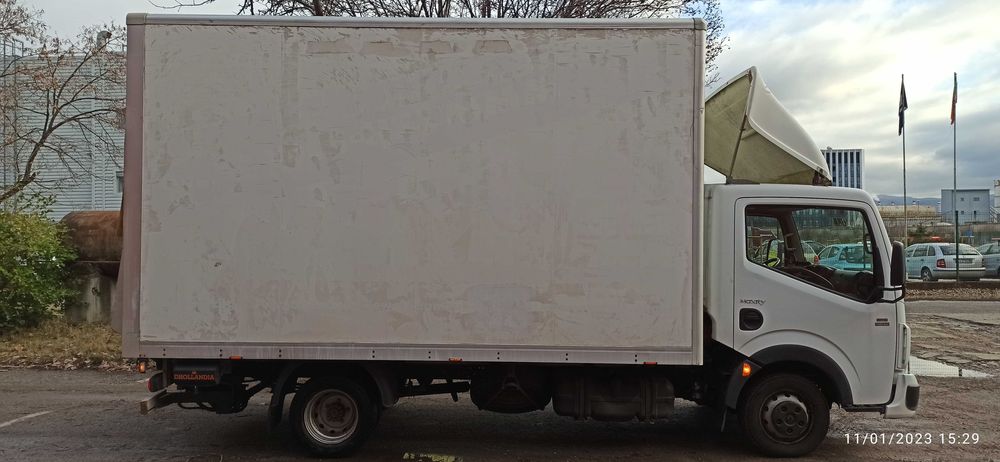 Бус Renault Maxity 150. DXI Турбо