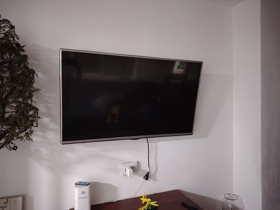 Продам телевизор LG 43 дюйма