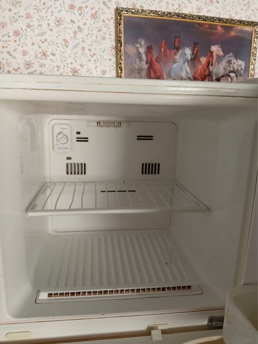 ПРОДАМ холодильник LG