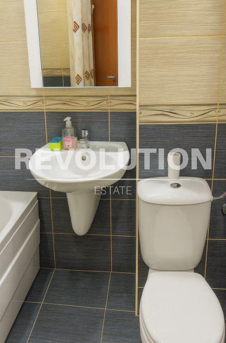 Дава се под наем Двустаен апартамент в к.к. Св.Св. Константин и Елена - 60 кв.м за 600 € - Снимка #3